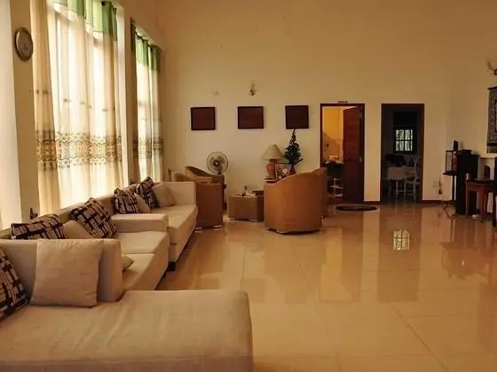 Hilltop Boutique Villa - Lobi