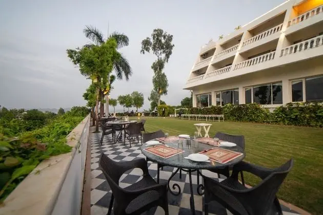 Hotel Hilltop Palace