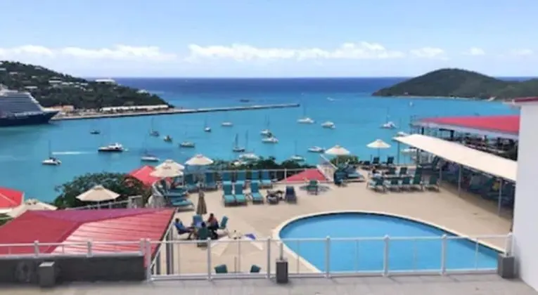 Hilltop Villas at Bluebeard's Castle by Capital Vacations - Havuz