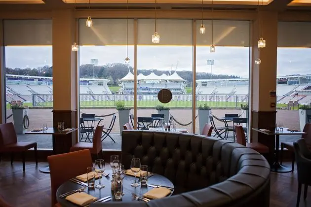 Hilton at The Ageas Bowl - Yeme / İçme