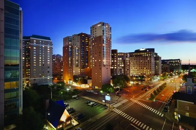 Hilton Arlington, VA - Öne Çıkan Resim