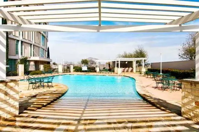 Hilton Austin Airport