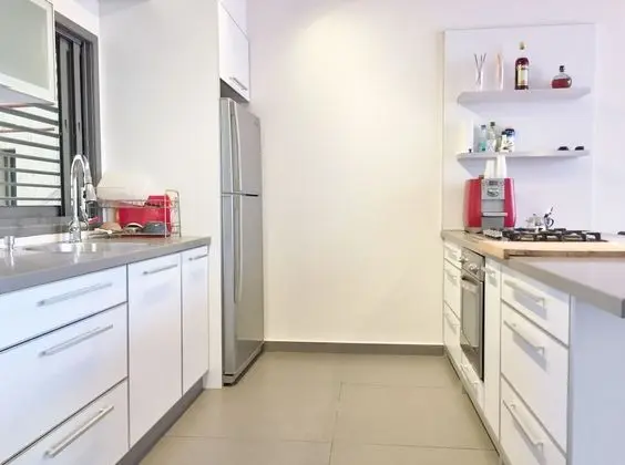 Hilton Beach Stunning Designer 2BR APT - Mutfak