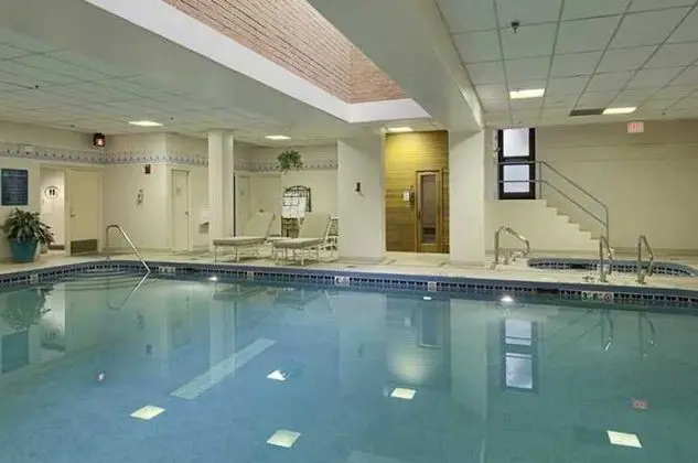 Hilton Chicago/Northbrook - Havuz