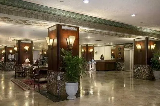Hilton Cincinnati Netherland Plaza - Lobi