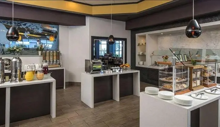 Hilton Cocoa Beach Oceanfront - Yeme / İçme