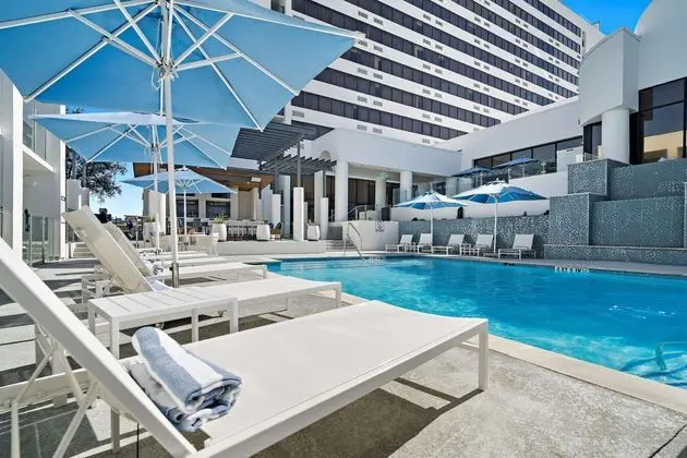 Hilton College Station & Conference Center - Havuz