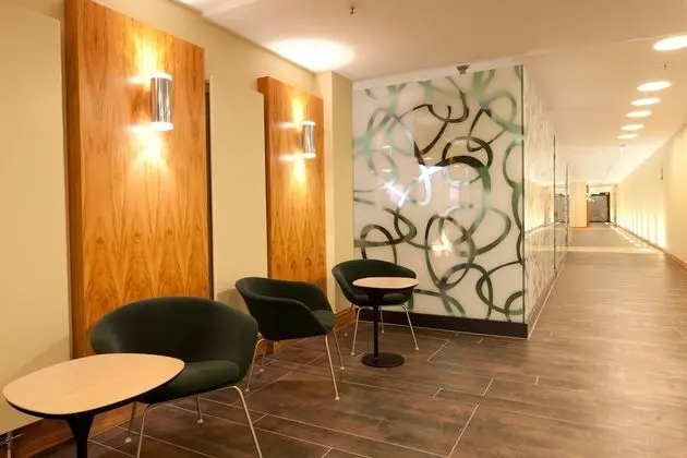 Hilton Frankfurt Airport - Havuz