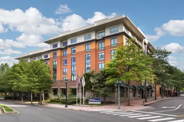 Hilton Garden Inn Arlington Shirlington - Dış Mekan