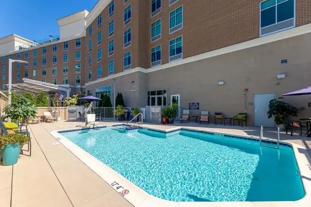 Hilton Garden Inn Asheville Downtown, NC - Havuz