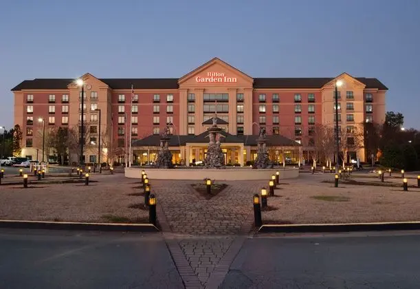 Hilton Garden Inn Atlanta Airport/Millenium Center - Dış Mekan