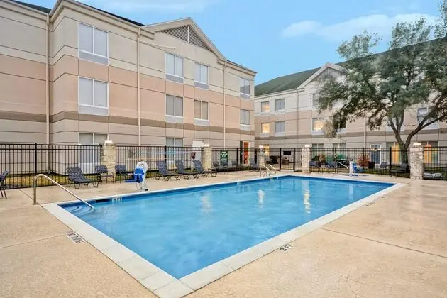 Hilton Garden Inn Austin/Round Rock - Havuz