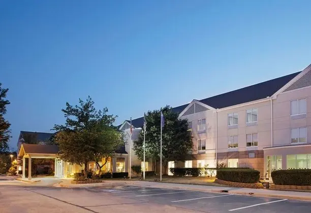 Hilton Garden Inn Bentonville - Dış Mekan
