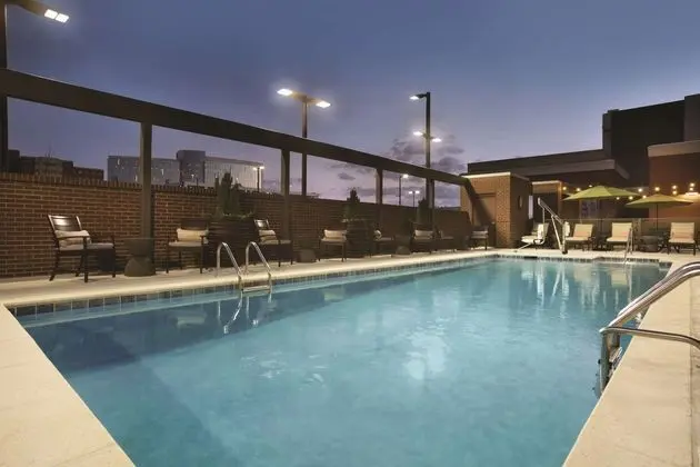 Hilton Garden Inn Birmingham Downtown, AL - Havuz
