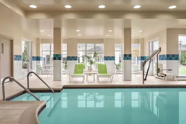 Hilton Garden Inn Bridgewater - Havuz