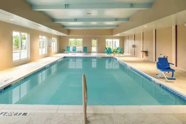 Hilton Garden Inn Brunswick - Havuz
