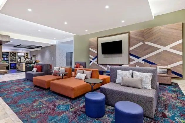 Hilton Garden Inn Cedar Rapids - Lobi