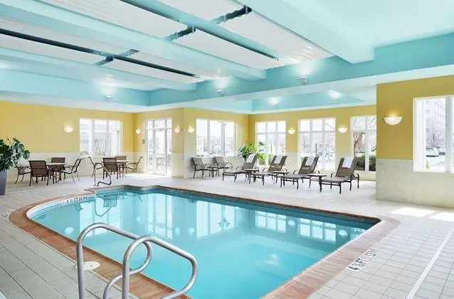 Hilton Garden Inn Champaign/ Urbana - Havuz