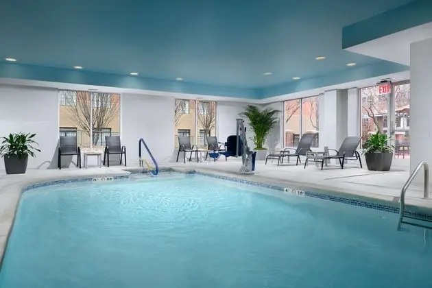 Hilton Garden Inn Chattanooga Downtown - Havuz