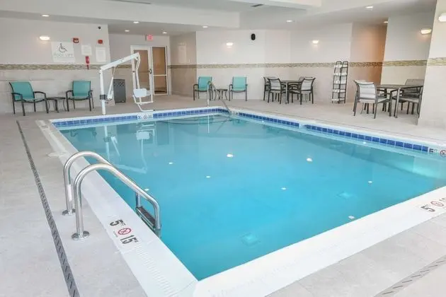 Hilton Garden Inn Cincinnati/Midtown, OH - Havuz