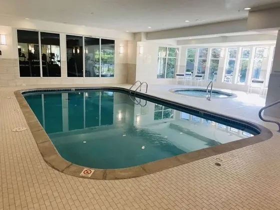 Hilton Garden Inn Columbia, MO - Havuz