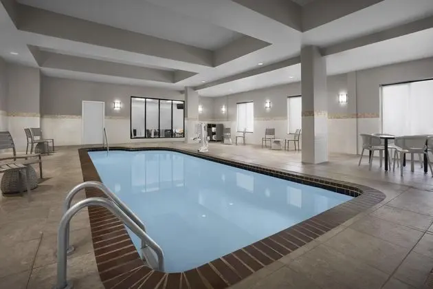Hilton Garden Inn Denver/Highlands Ranch - Havuz