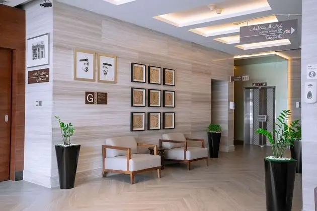 Hilton Garden Inn Dubai Al Muraqabat - Lobi