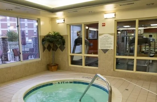 Hilton Garden Inn Fayetteville - Havuz