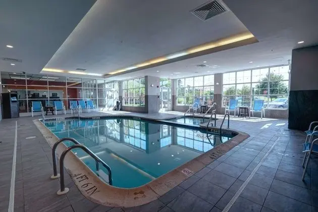 Hilton Garden Inn Hamilton - Havuz