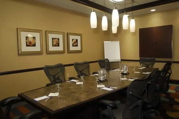 Hilton Garden Inn Hampton Coliseum Central