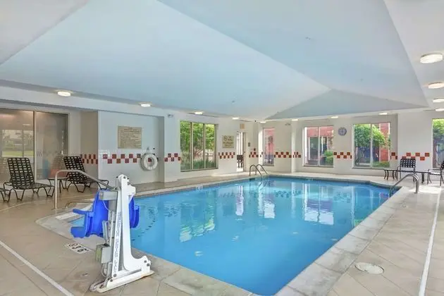 Hilton Garden Inn Hattiesburg - Havuz