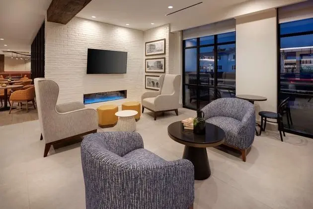 Hilton Garden Inn Haymarket - Lobi