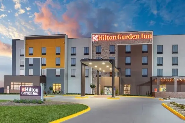 Hilton Garden Inn Hays - Dış Mekan