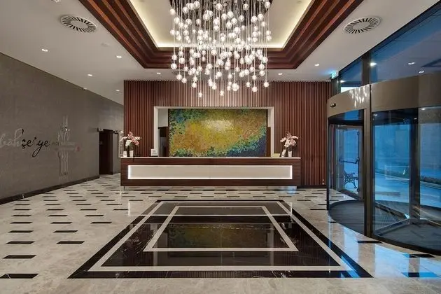 Hilton Garden Inn Izmir Bayrakli - Lobi