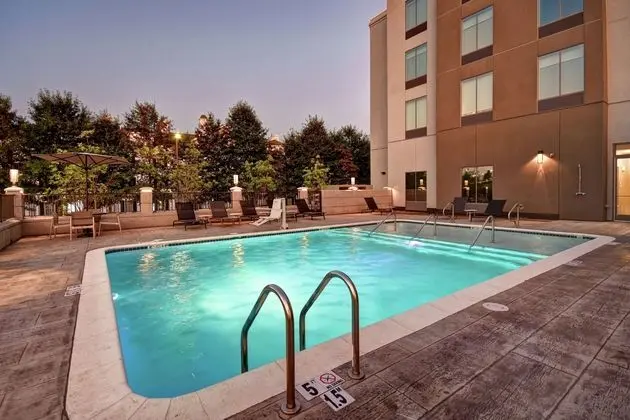 Hilton Garden Inn Jackson, TN - Havuz