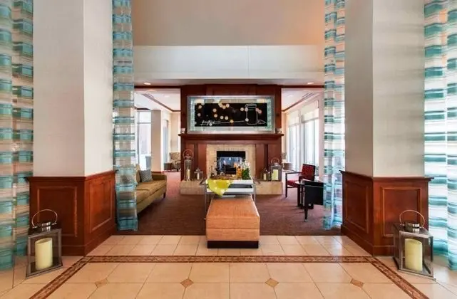 Hilton Garden Inn Lake Forest Mettawa - Lobi