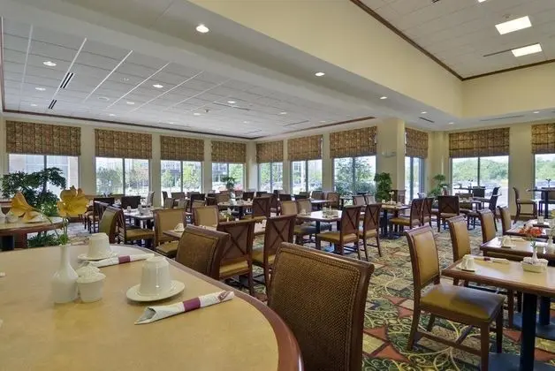 Hilton Garden Inn Lake Forest Mettawa - Yeme / İçme