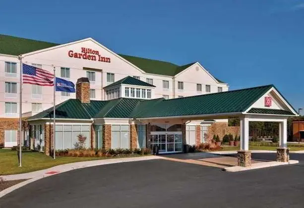 Hilton Garden Inn Lakewood - 1