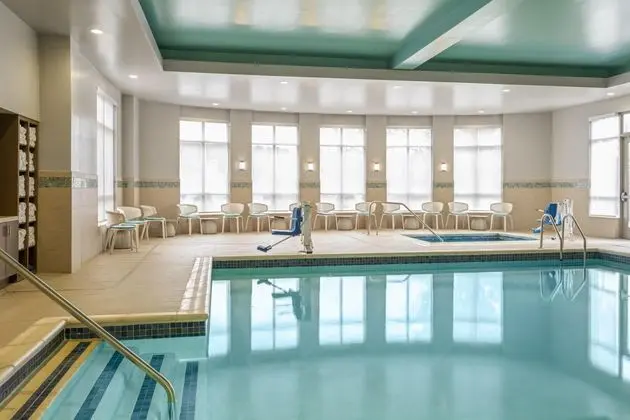 Hilton Garden Inn Lenox/Pittsfield, MA - Havuz