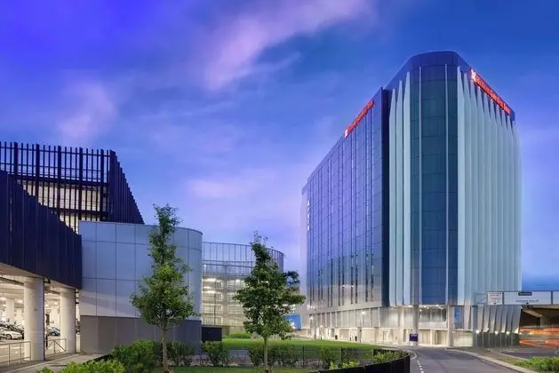 Hilton Garden Inn London Heathrow Terminal 2 and 3 - Dış Mekan