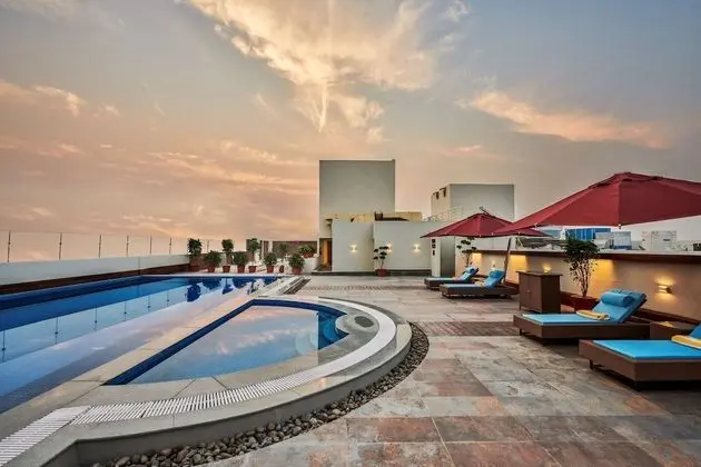 Hilton Garden Inn Lucknow - Havuz