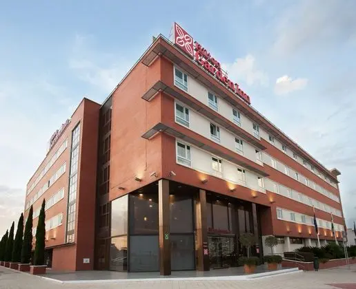 Hilton Garden Inn Málaga - Dış Mekan