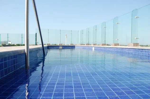Hilton Garden Inn Merida - Havuz