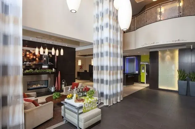 Hilton Garden Inn Minneapolis Downtown - Lobi