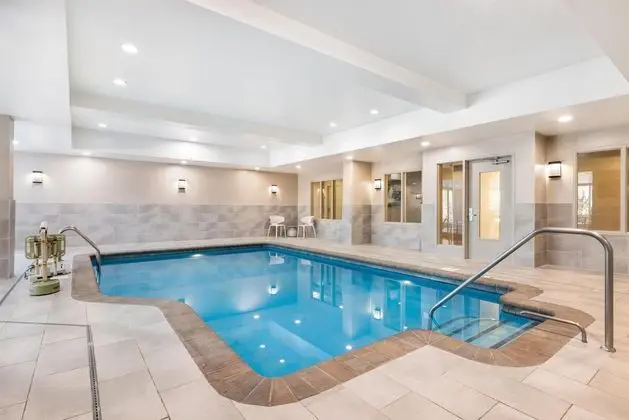 Hilton Garden Inn Mystic/Groton - Havuz