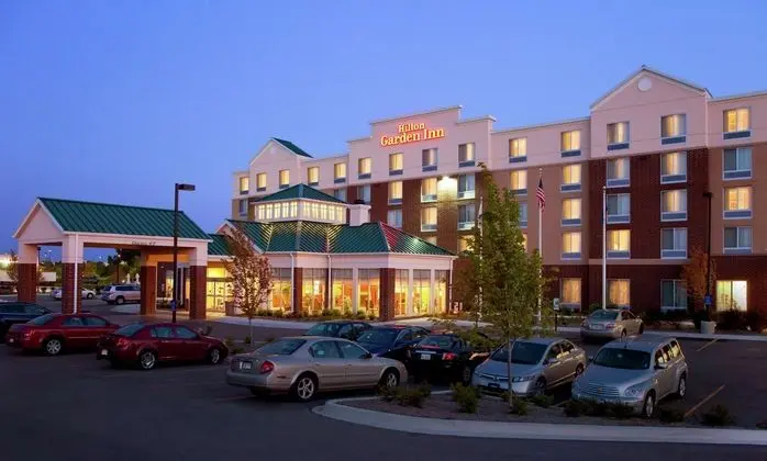 Hilton Garden Inn Naperville/Warrenville - Dış Mekan