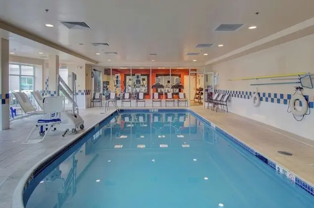 Hilton Garden Inn Norwalk - Havuz