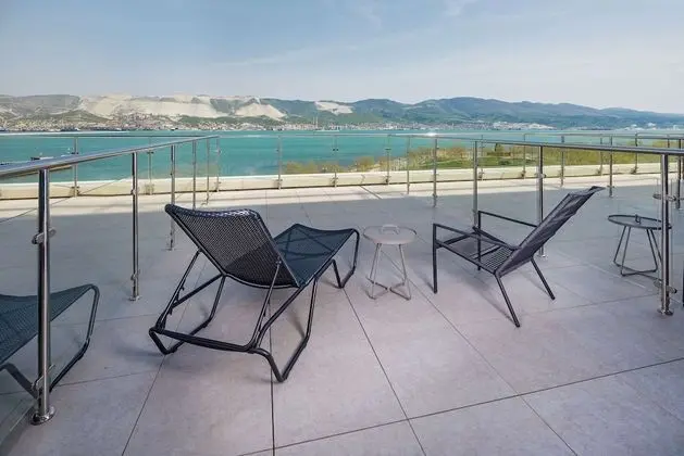 Hilton Garden Inn Novorossiysk - Dış Mekan