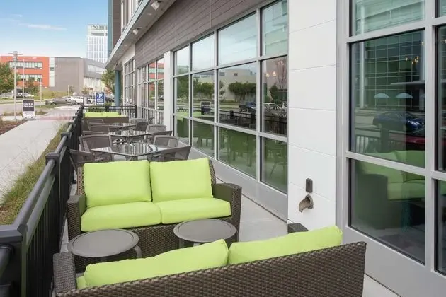 Hilton Garden Inn Omaha Aksarben Village, NE - Dış Mekan