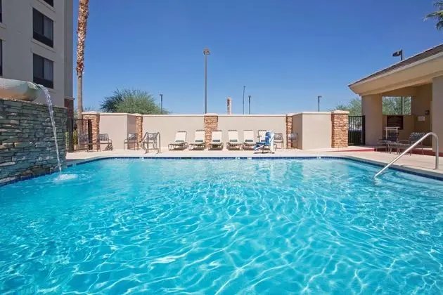 Hilton Garden Inn Phoenix/Avondale - Havuz